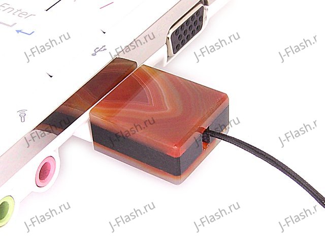 USB флешка из камня агат: в ноутбуке