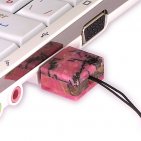 USB флешка из камня родонит: в ноутбуке