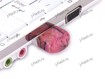 USB флешка из камня родонит: в ноутбуке