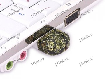 USB флешка из камня змеевик: в ноутбуке