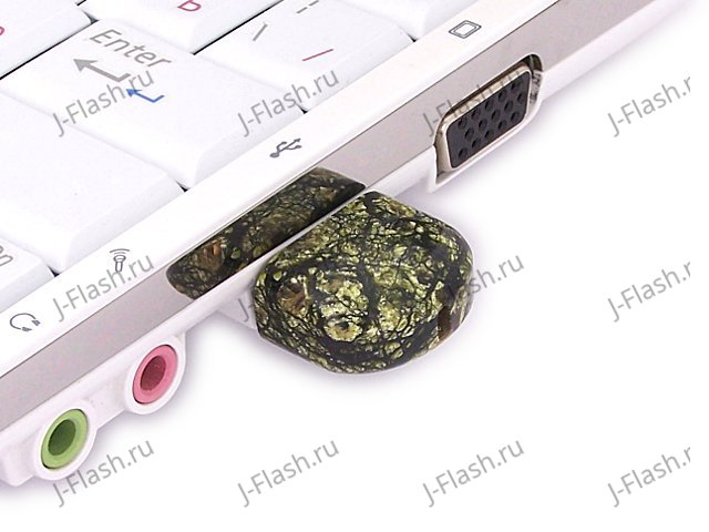 USB флешка из камня змеевик: в ноутбуке