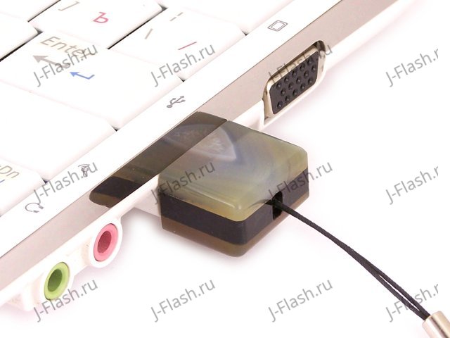 USB флешка из камня агат: в ноутбуке