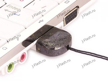 USB флешка из камня гематит: в ноутбуке