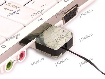 USB флешка из камня яшма: в ноутбуке