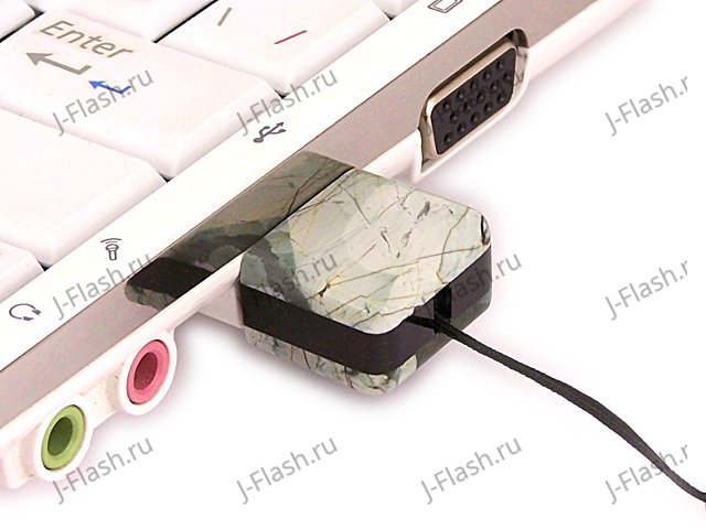 USB флешка из камня яшма: в ноутбуке