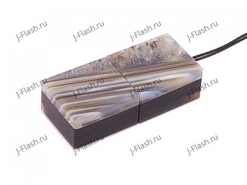 USB флешка из узорчатого агата с включениями кварца: общий вид