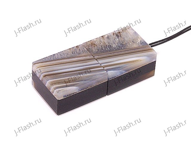 USB флешка из узорчатого агата с включениями кварца: общий вид