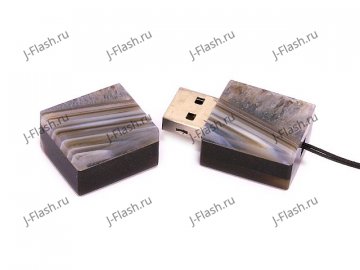 USB флешка из узорчатого агата с включениями кварца: открытая