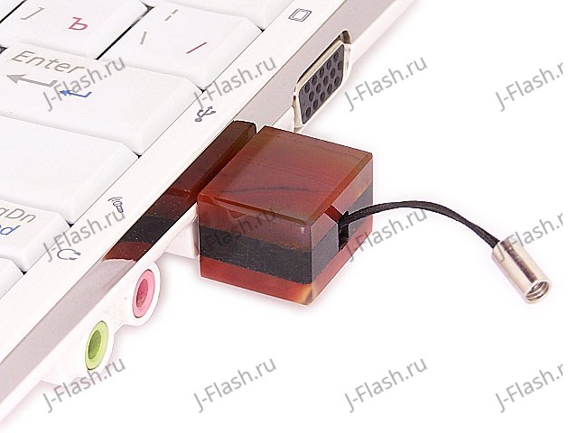 USB накопитель из узорчатого агата: в ноутбуке