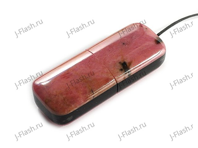 USB накопитель из родонита с черной сердцевиной: общий вид