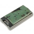 Флешка в металлическом корпусе со змеевиком: общий вид