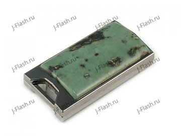 Флешка в металлическом корпусе со змеевиком: общий вид