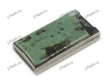 Флешка в металлическом корпусе со змеевиком: общий вид