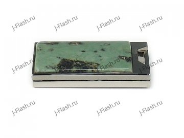 Флешка в металлическом корпусе со змеевиком: вид сбоку