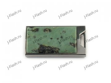 Флешка в металлическом корпусе со змеевиком: вид сверху