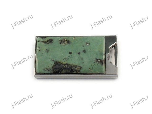 Флешка в металлическом корпусе со змеевиком: вид сверху
