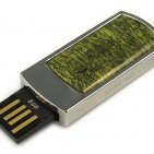 Сувенирная флешка со змеевиком: USB разъем выдвинут