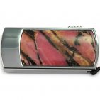 Флешка в металлическом корпусе с камнем родонит: вид сверху