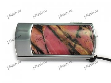 Флешка в металлическом корпусе с камнем родонит: вид сверху