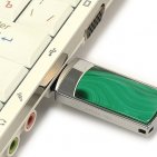 Флешка в малахите: подключение к компьютеру