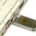 Флешка с камнем тигровым глазом: подключение к компьютеру