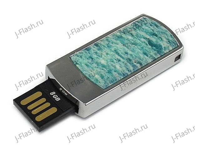 Каменная флешка с амазонитом: разъем выдвинут