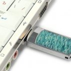 Сувенирная флешка с амазонитом: подключение к компьютеру