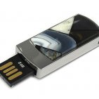 USB flash с мозаикой: разъем выдвинут