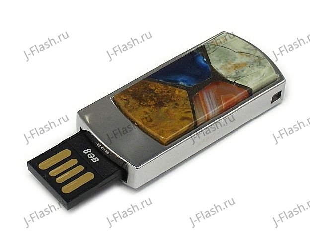 USB диск с мозаикой: разъем выдвинут