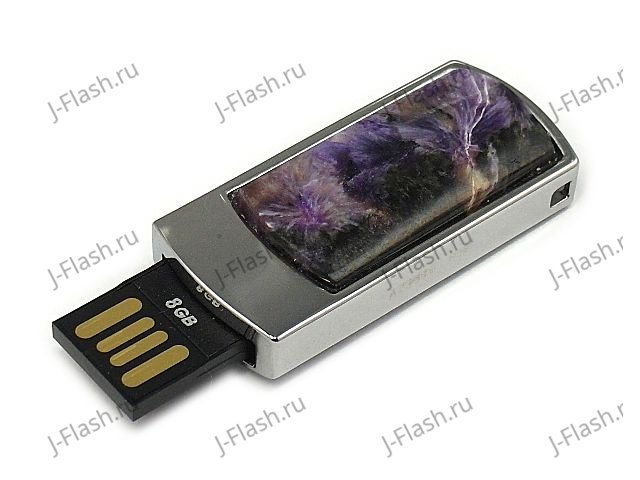 USB flash с чароитом: разъем выдвинут