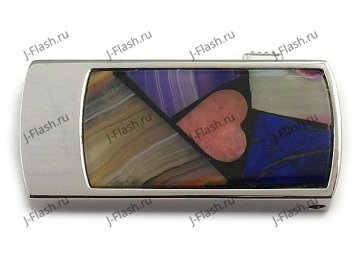 Флешка с сердцем для влюбленных: вид сверху