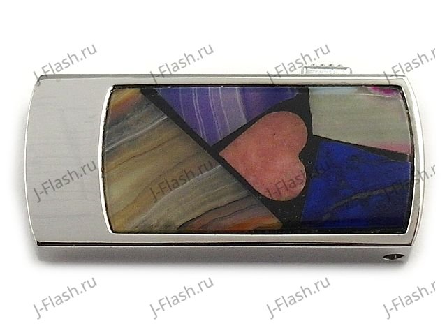 Флешка с сердцем для влюбленных: вид сверху